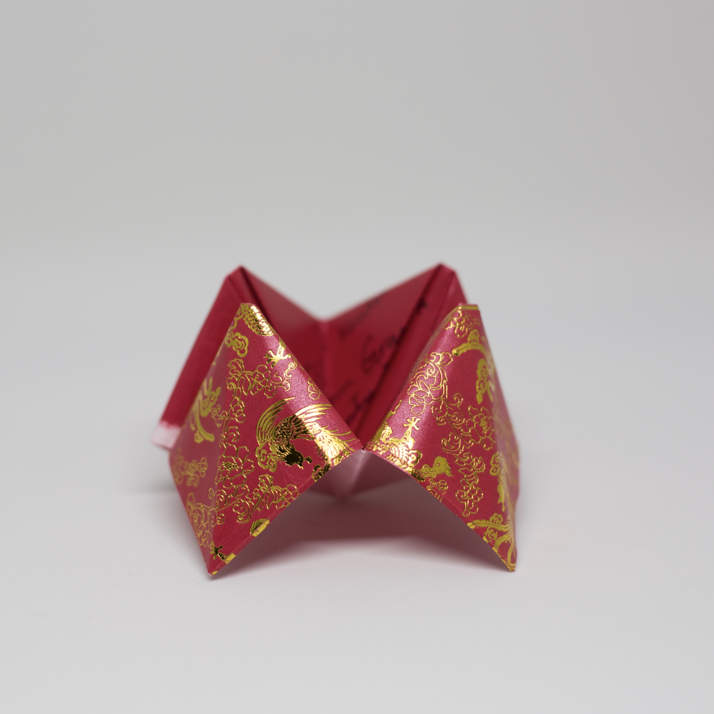 3-b-Kira-Wu-from-the-series-Fortune-Teller-2017-light-jet-print-on-aluminum-panel-68.58-x-68.58-cm.-Courtesy-of-the-artist.-1-2400x2400